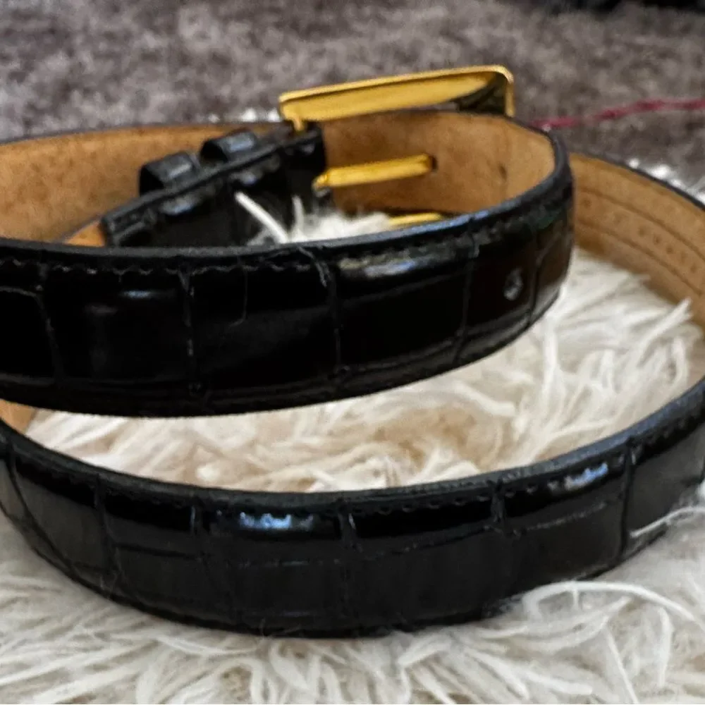 ⸻  🖤 Perry Ellis Black Italian Croco Belt – Size M 🐊 Gold Buckle Elegance